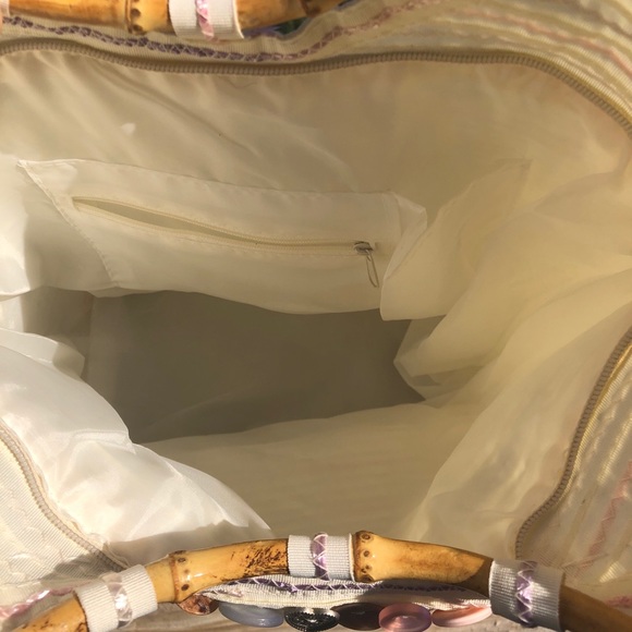 Bamboo handled purse - Picture 2 of 3